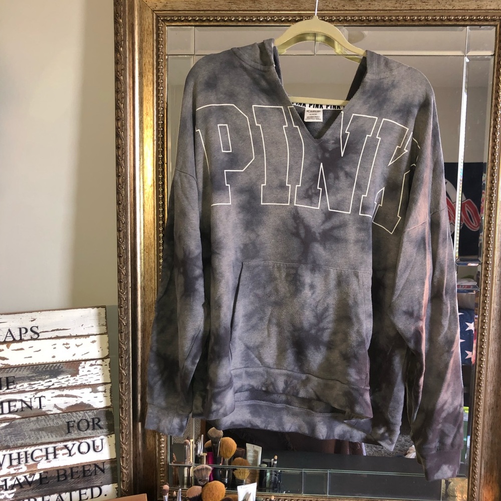 🌟VS Pink Tie Dye Hoodie🌟